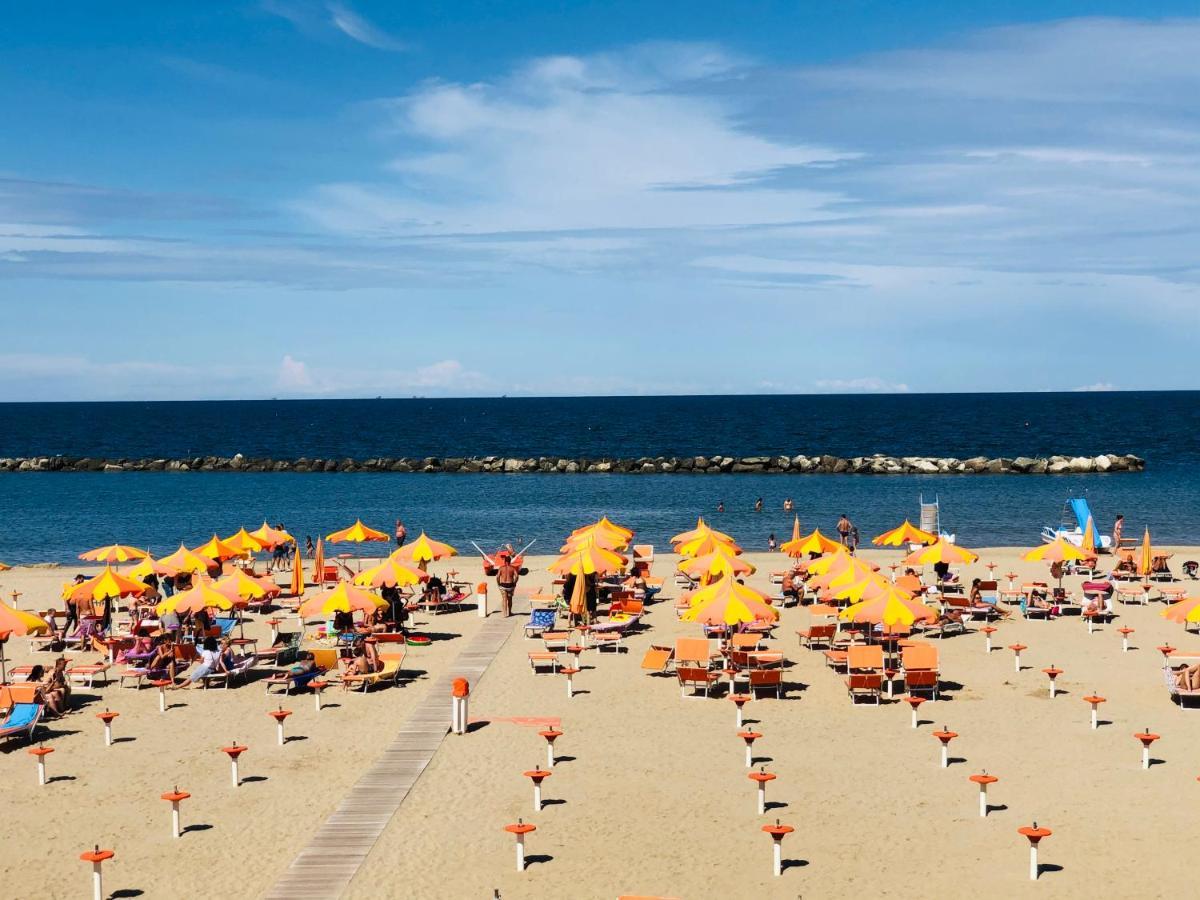 Hotel La Conchiglia Bellaria-Igea Marina Bagian luar foto