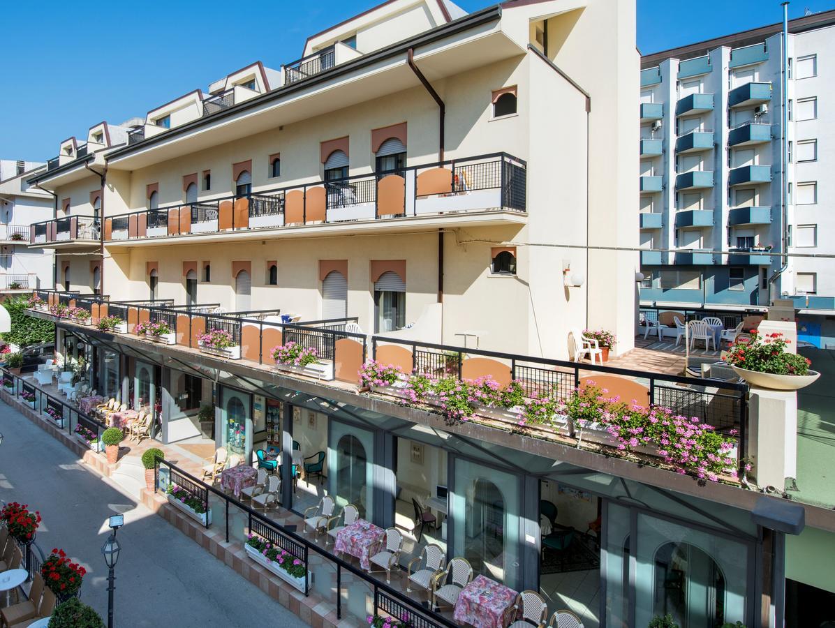 Hotel La Conchiglia Bellaria-Igea Marina Bagian luar foto