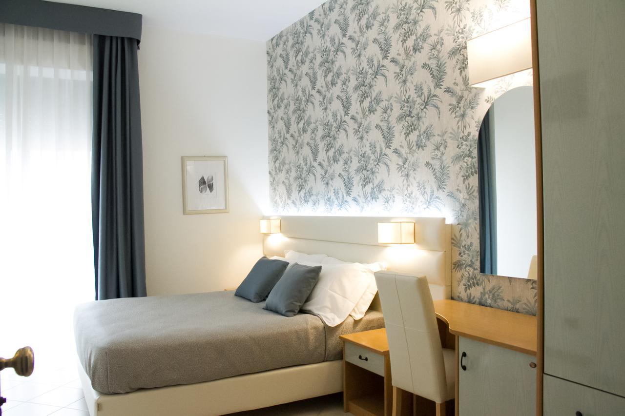 Hotel La Conchiglia Bellaria-Igea Marina Bagian luar foto