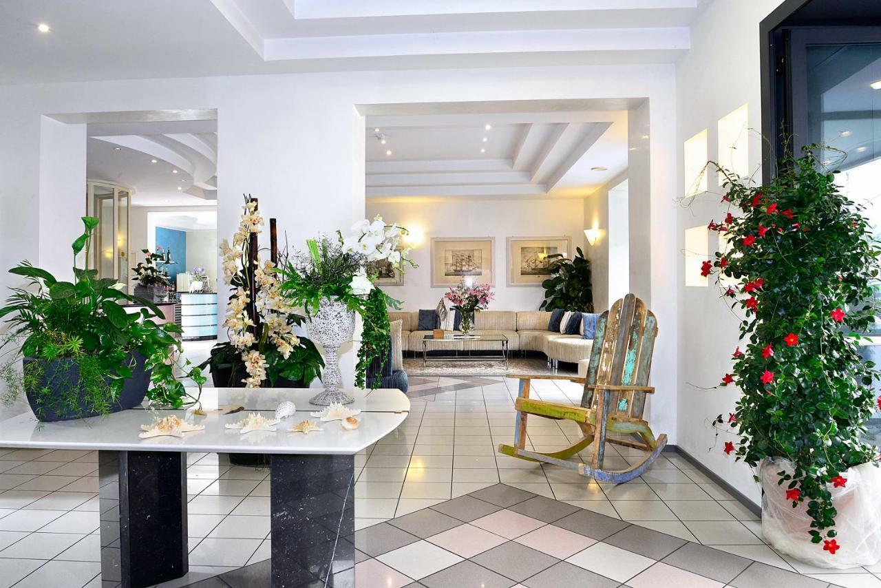 Hotel La Conchiglia Bellaria-Igea Marina Bagian luar foto
